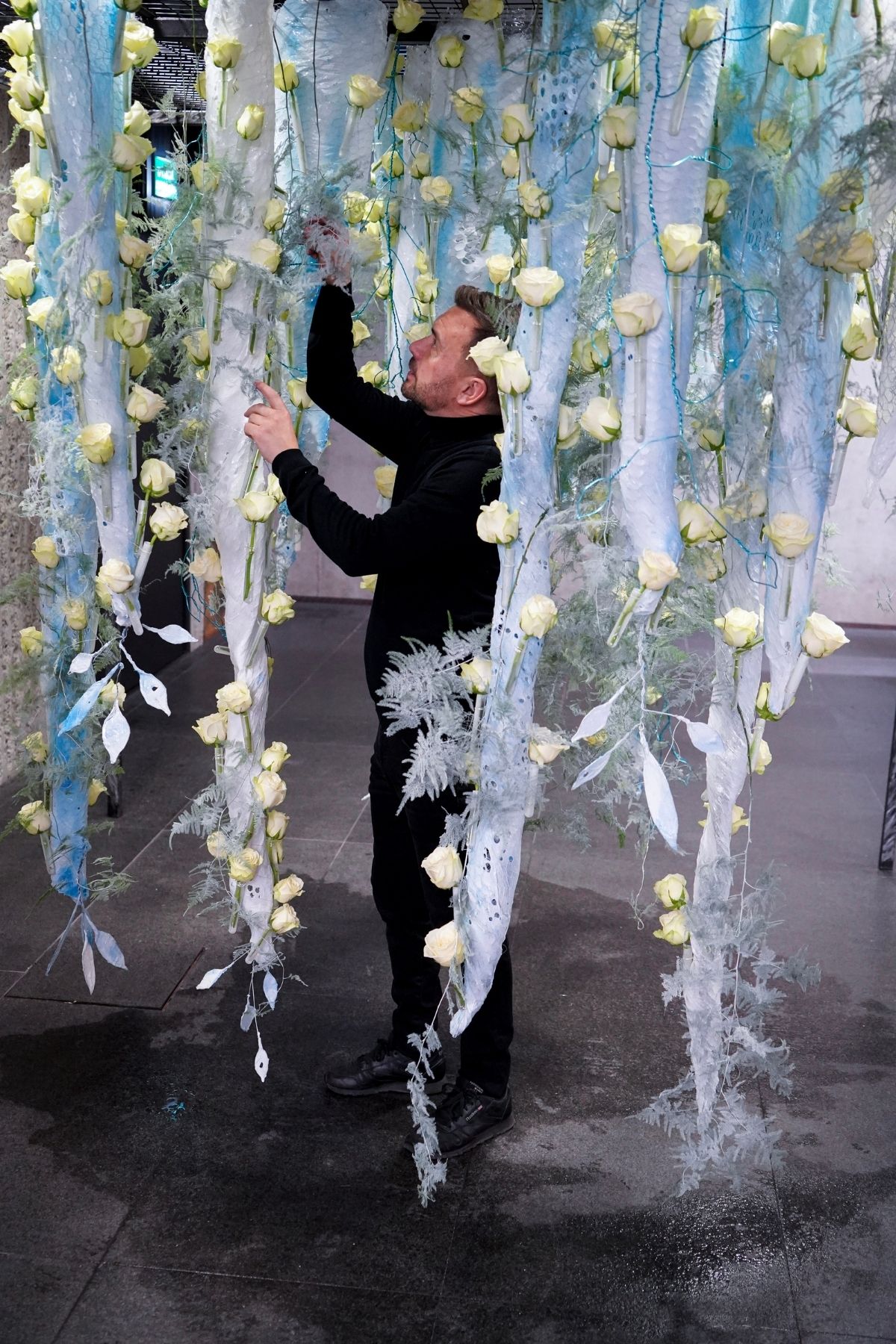 Icicles Glittering at the Center of Culture in Lublin, Zbigniew Dziwulski's Installation Brings Past and Future Together